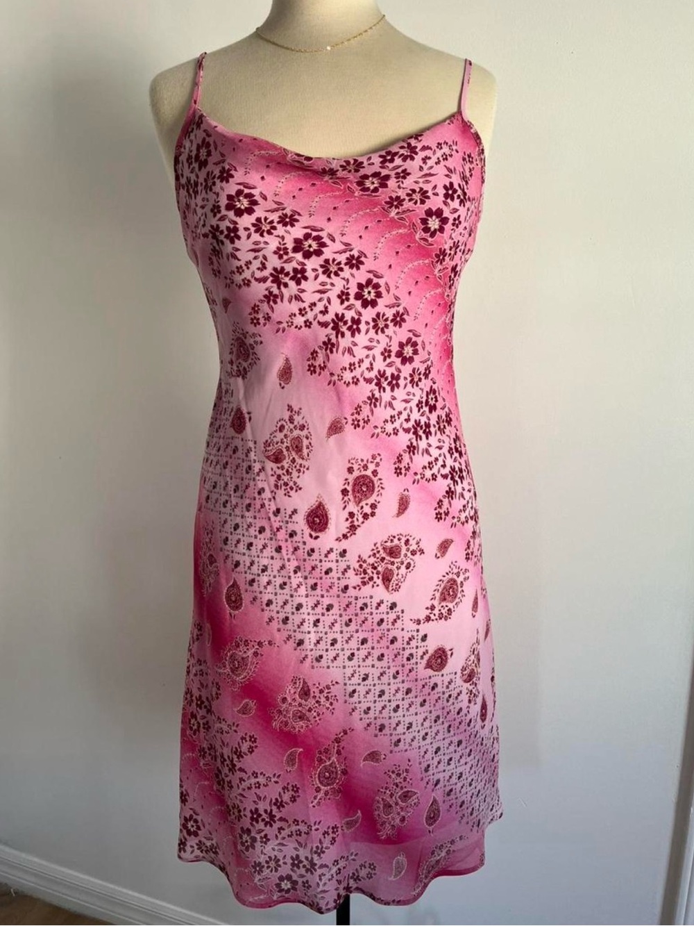 Y2K Scarlett pink paisley floral slip dress size medium 7/8